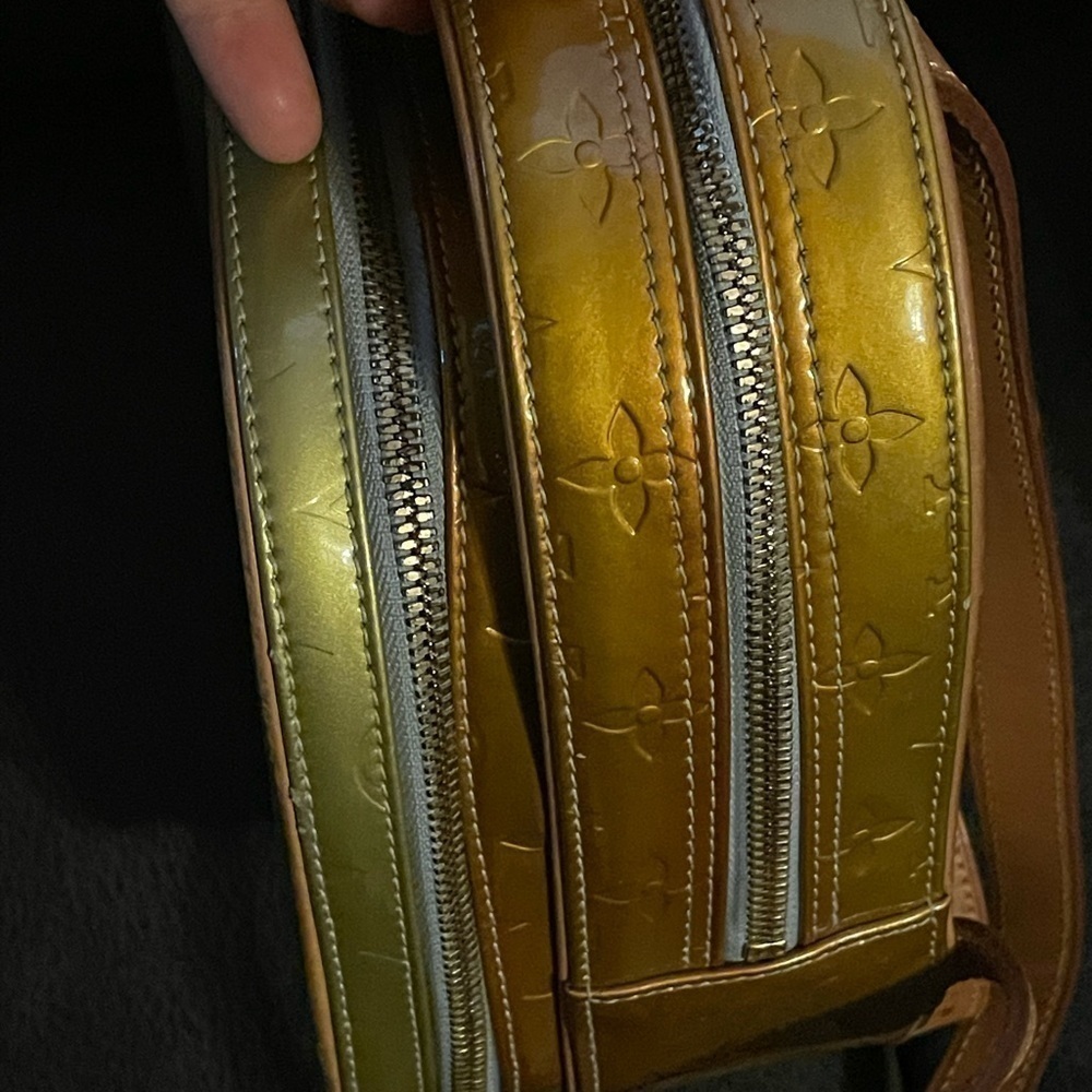 Authentic LV Vernis Monogram Backpack Two Tone - Picture 6 of 13
